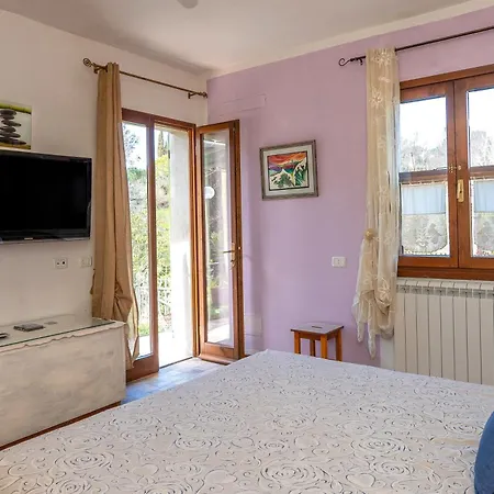 Valle Incantata - Farm And Lab Farm stay *